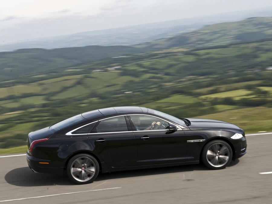  Jaguar XJ 2009 года  (UK) (фото 2 из 30)